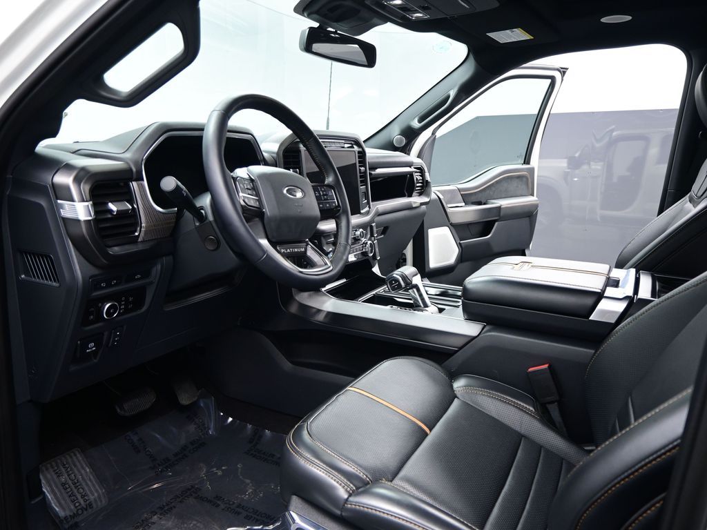 2023 Ford F-150 Platinum photo 3