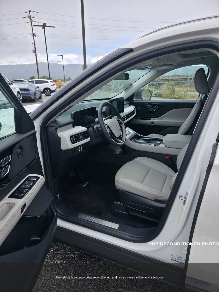 2025 Lincoln Aviator Reserve photo 5