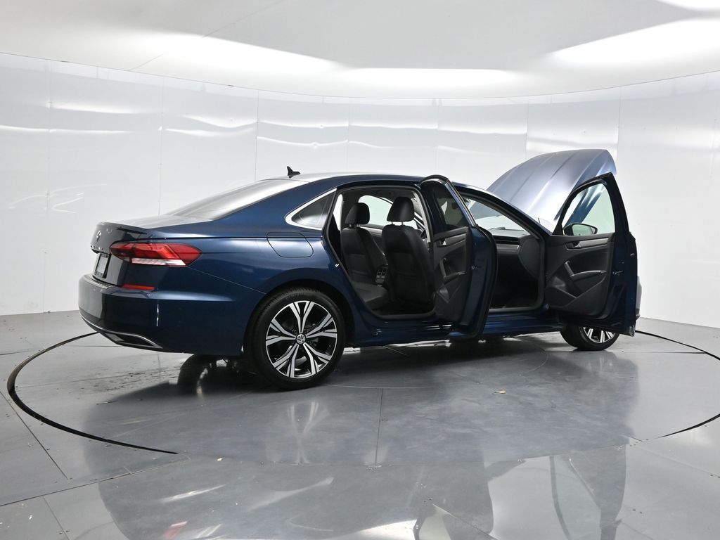 2022 Volkswagen Passat 2.0T SE photo 4