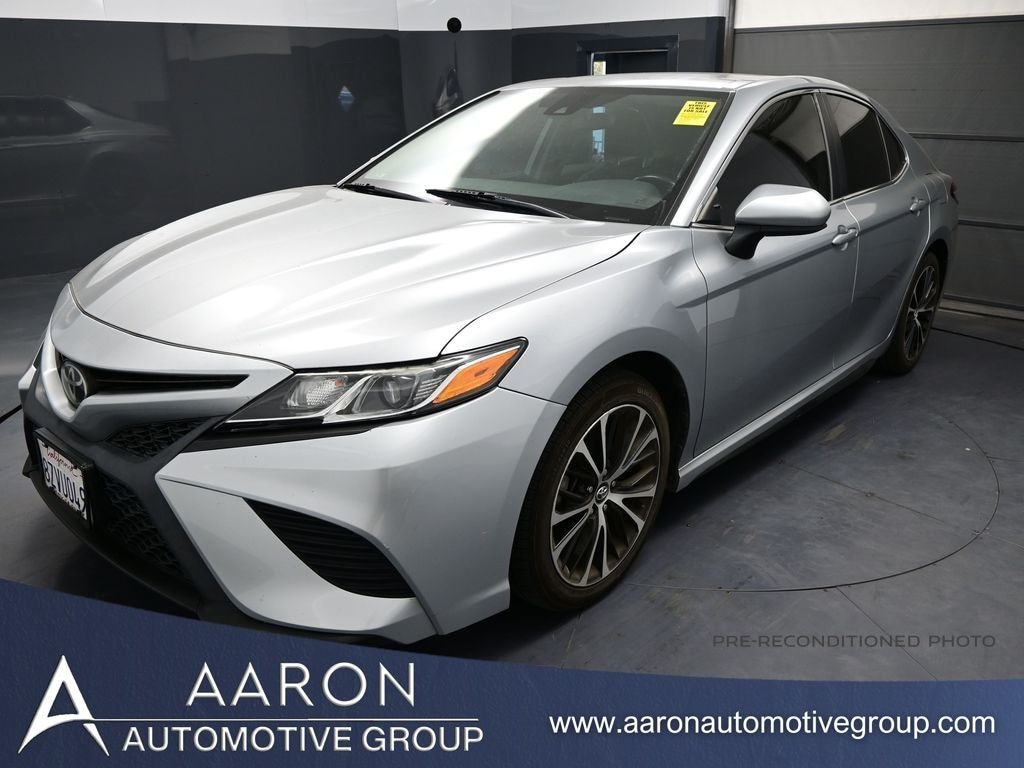 Used 2019 Toyota Camry SE Sedan