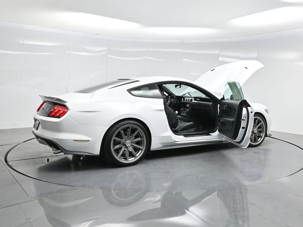 2016 Ford Mustang GT Premium photo 4