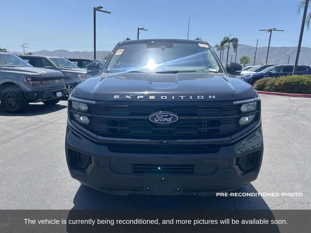 2025 Ford Expedition Active photo 2