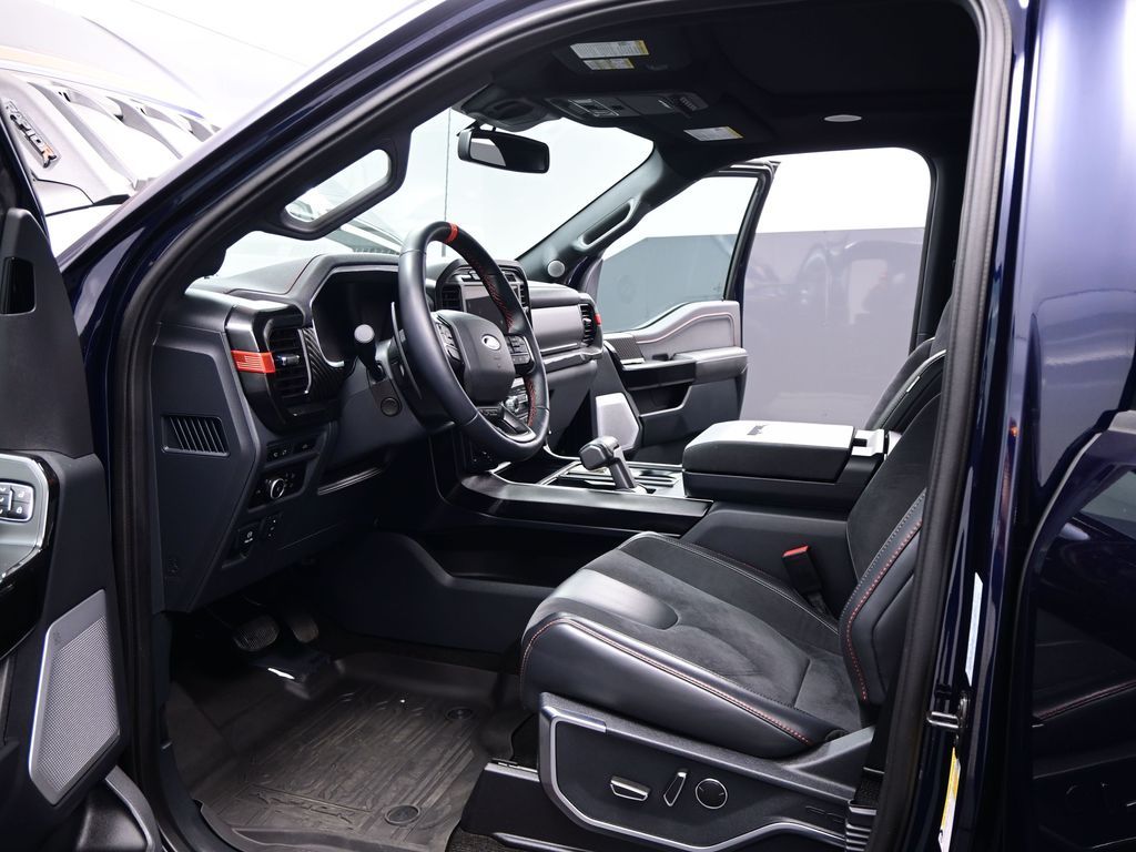 2023 Ford F-150 Raptor photo 3