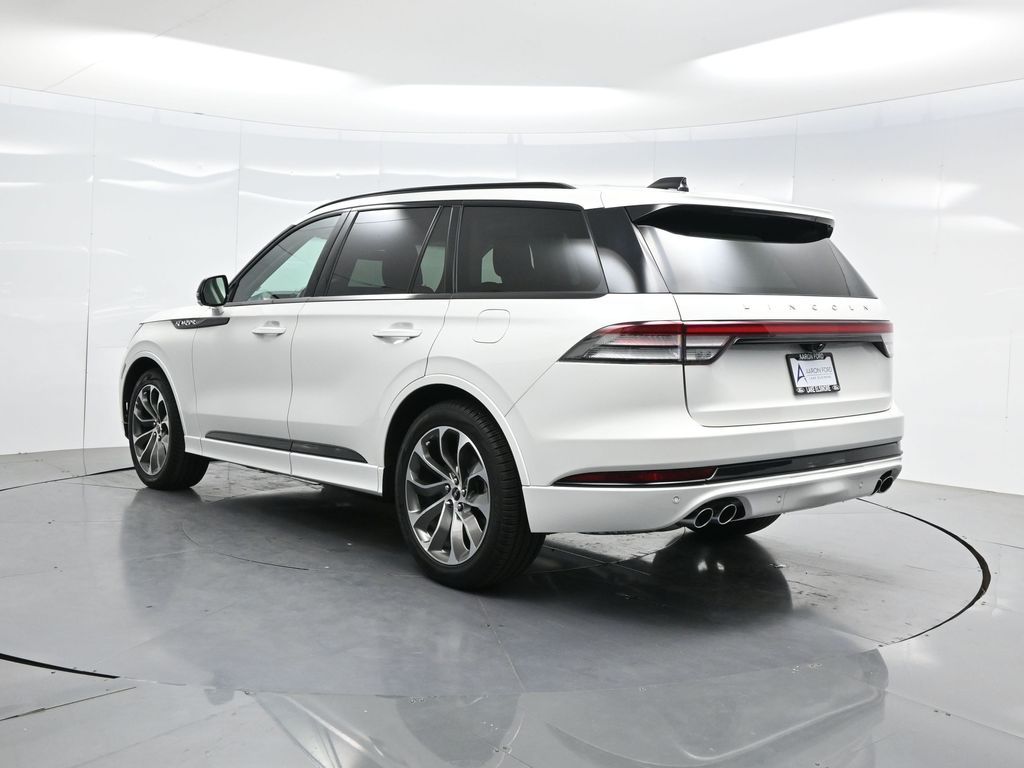 2025 Lincoln Aviator Premiere photo 5