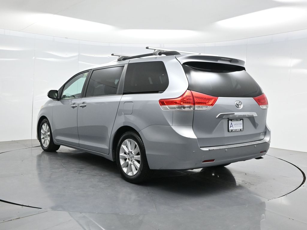 2014 Toyota Sienna Limited photo 5