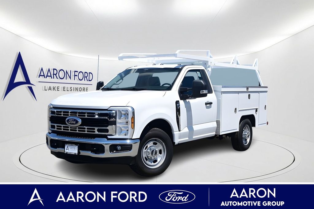 2025 Ford F-350 Super Duty Chassis Cab