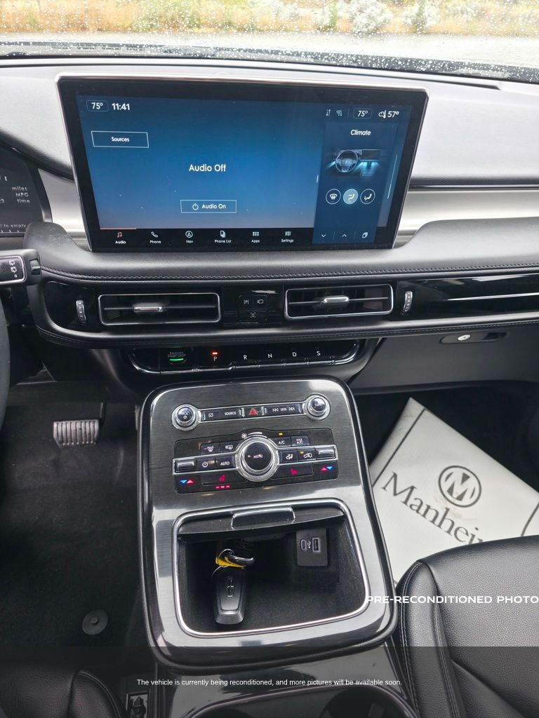 2023 Lincoln Nautilus Standard photo 6