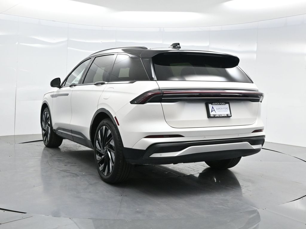 2025 Lincoln Nautilus Reserve photo 5