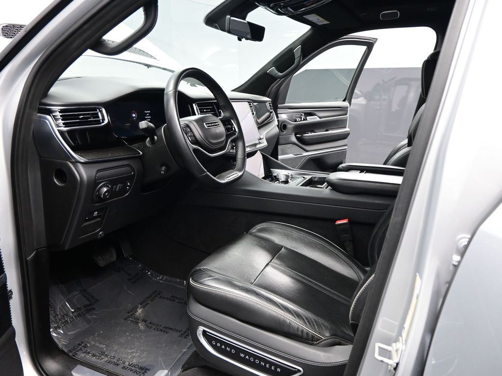 2024 Jeep Grand Wagoneer Series II photo 3