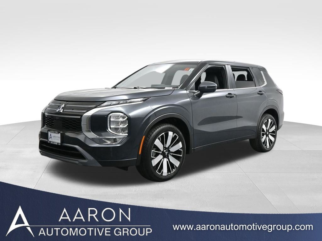 2025 Mitsubishi Outlander SE 2WD's photo
