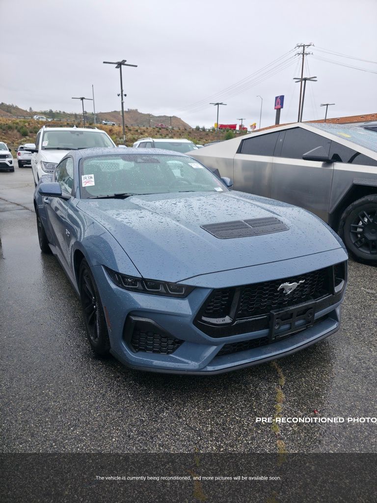 2025 Ford Mustang GT photo 2