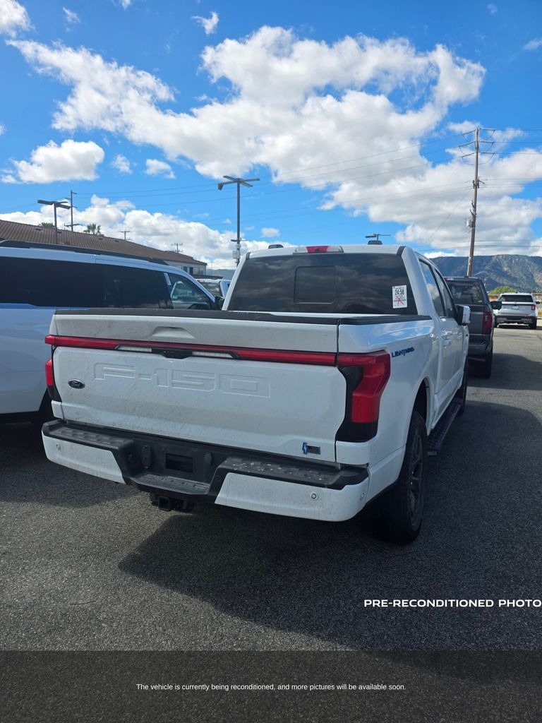2023 Ford F-150 Lightning Lariat photo 3