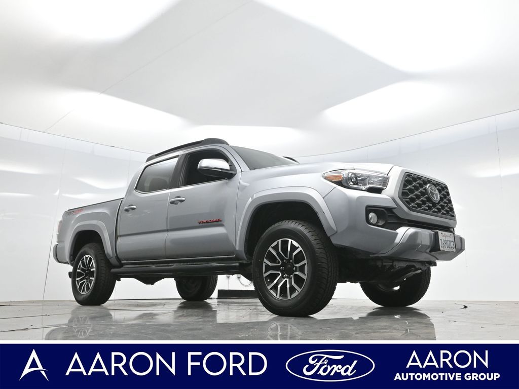 2021 Toyota Tacoma TRD Off-Road photo 2