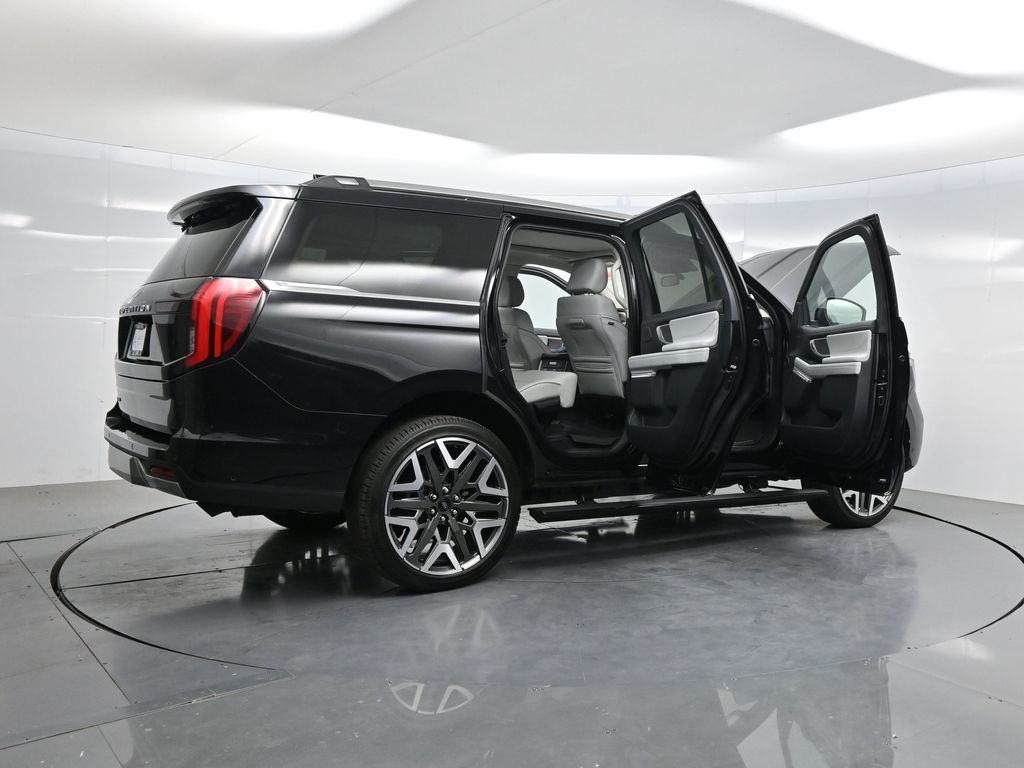 2025 Ford Expedition Platinum photo 4