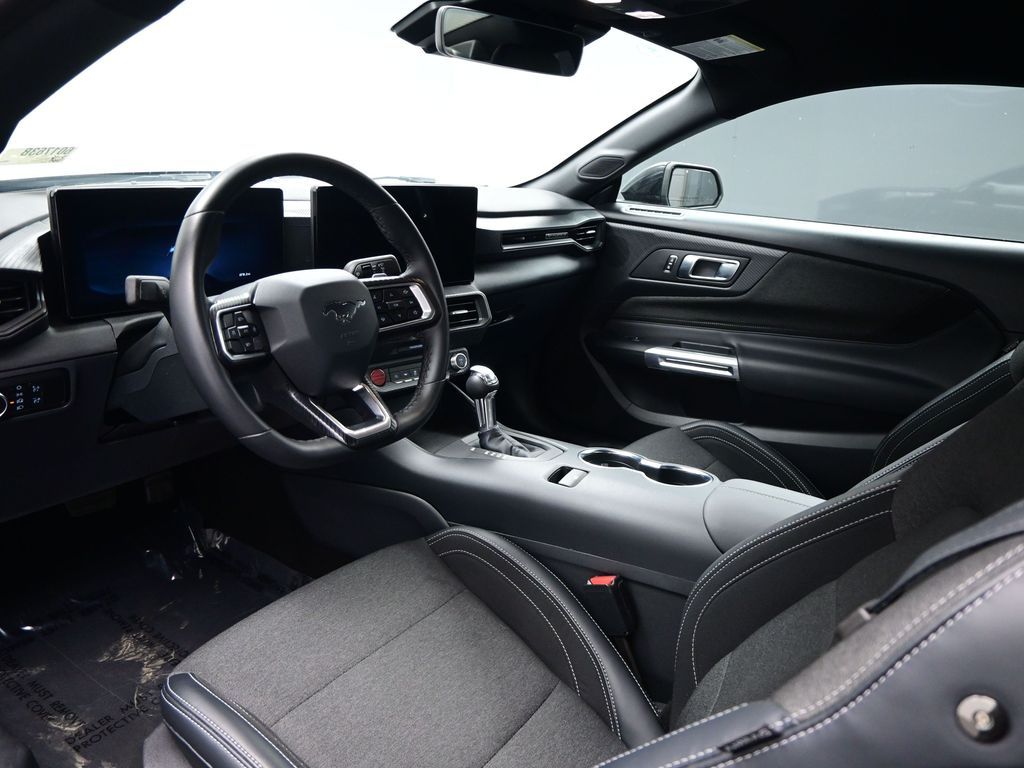 2024 Ford Mustang GT photo 3