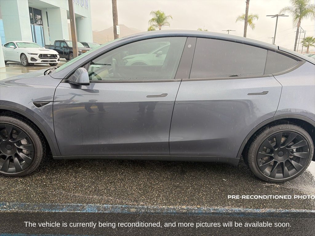 2021 Tesla Model Y Long Range photo 2