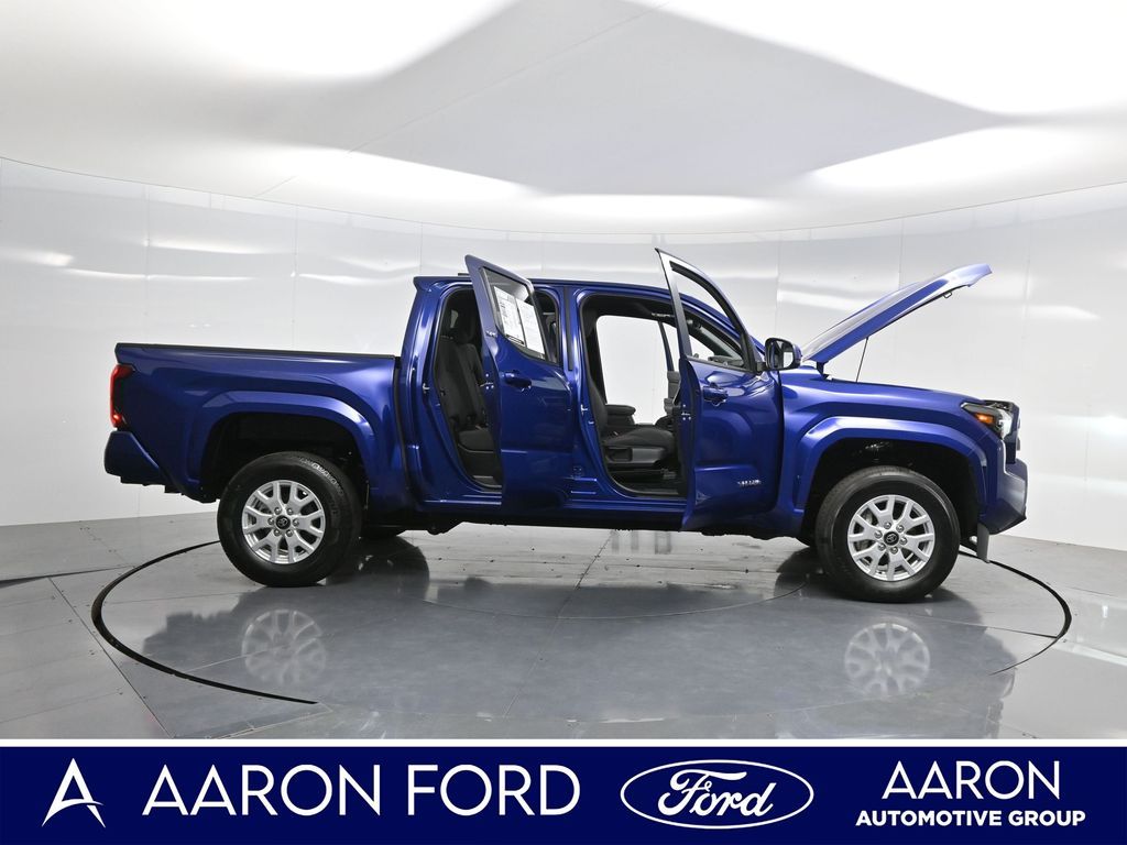 2024 Toyota Tacoma SR5 photo 3
