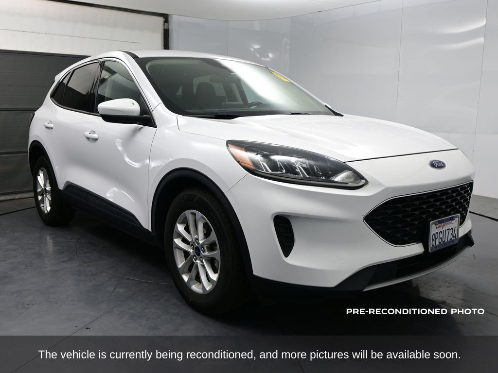 2020 Ford Escape SE photo 2