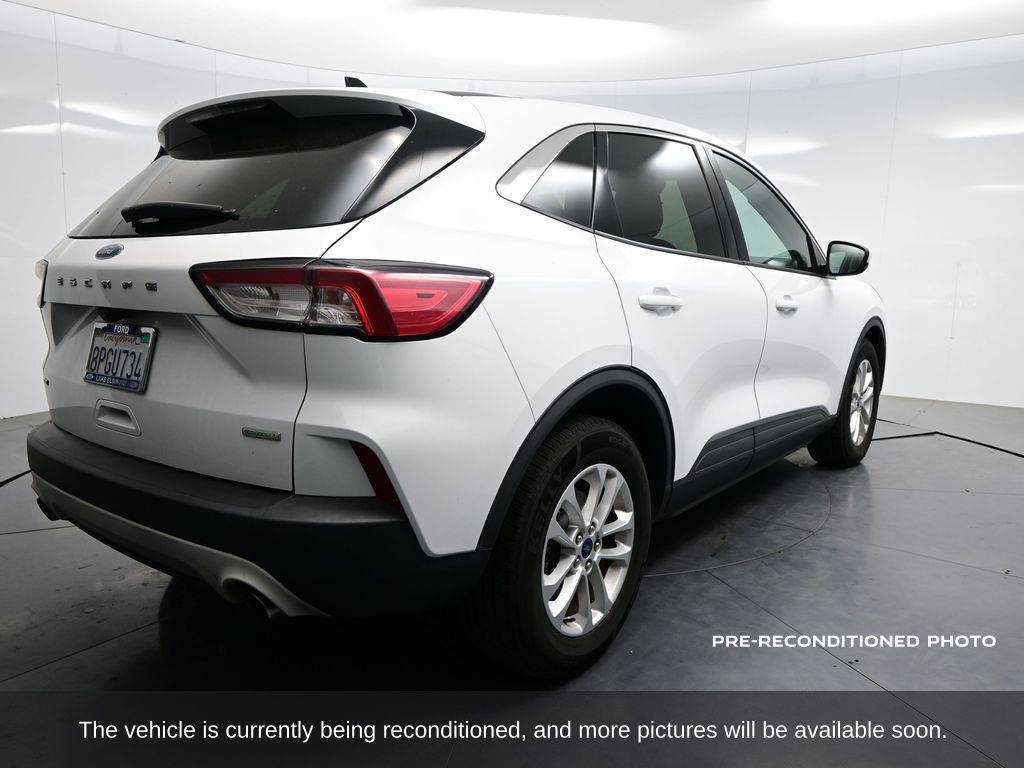 2020 Ford Escape SE photo 3