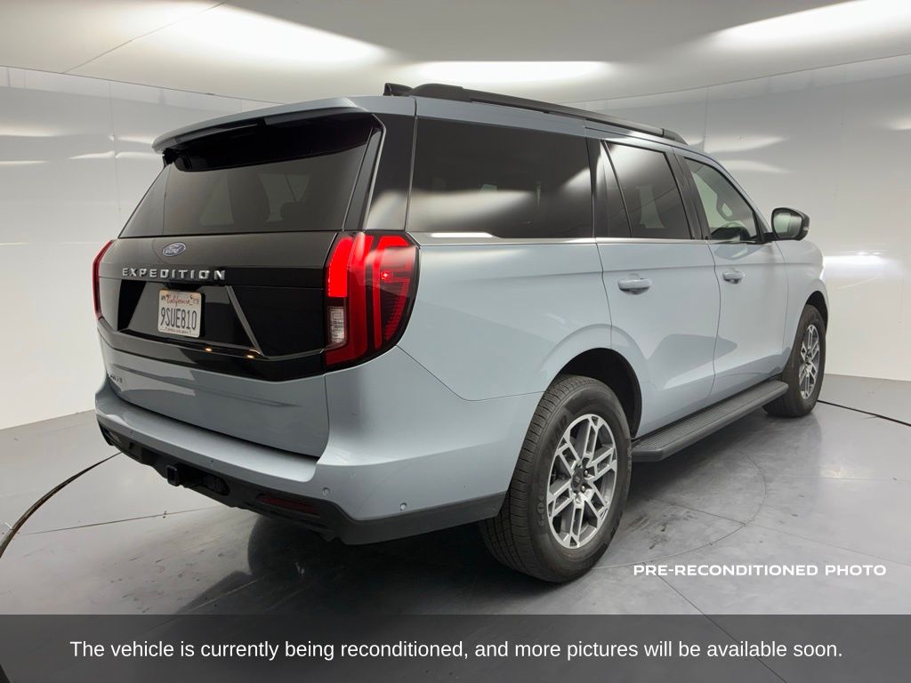2025 Ford Expedition Active photo 4