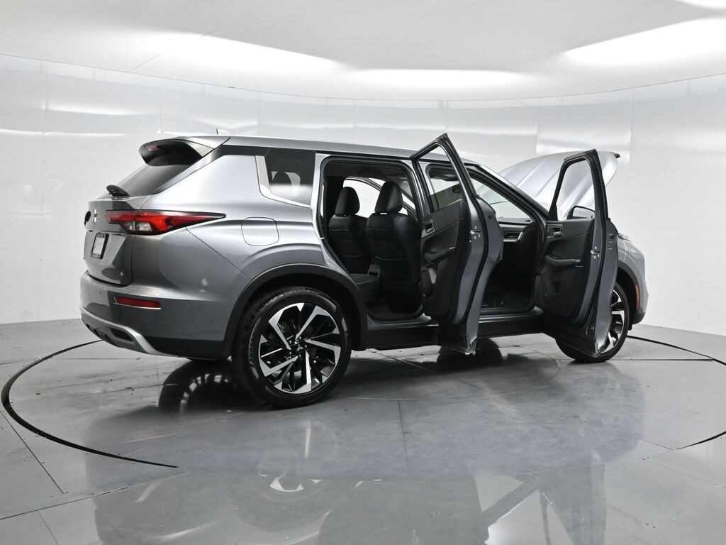 Used 2024 Mitsubishi Outlander SE SUV