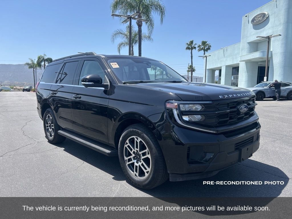 2025 Ford Expedition Active photo 3