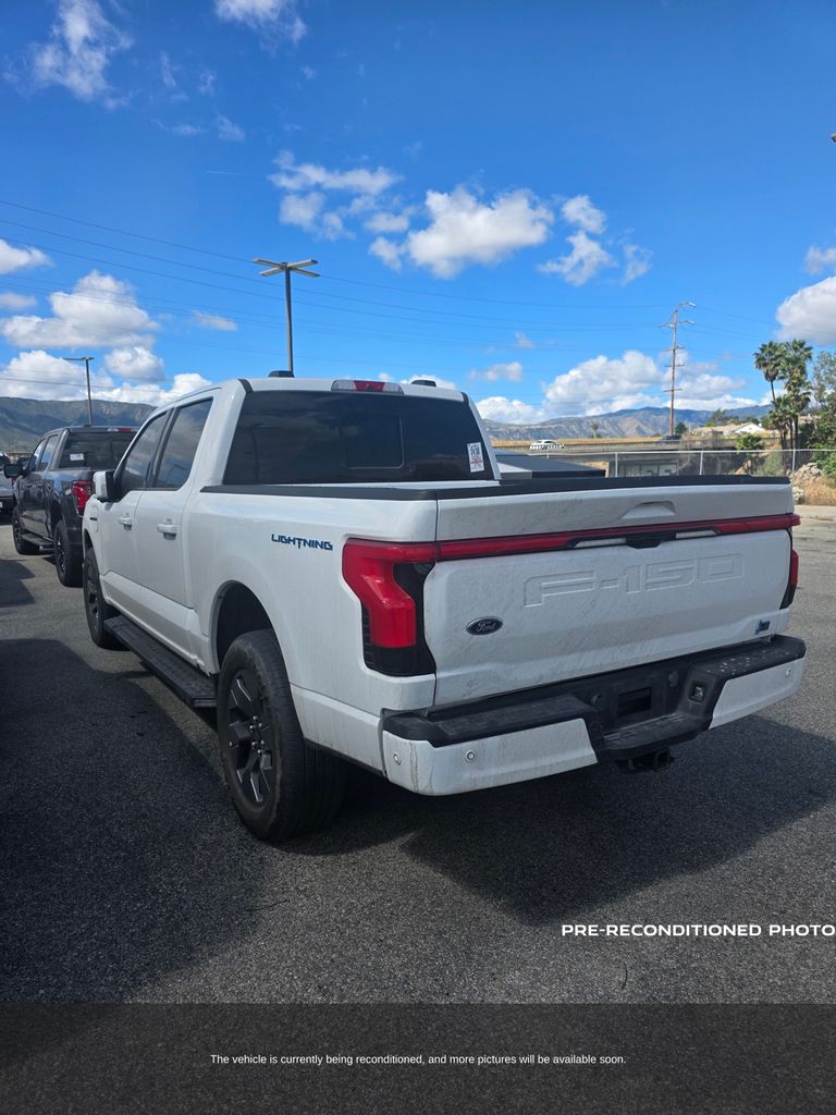 2023 Ford F-150 Lightning Lariat photo 6
