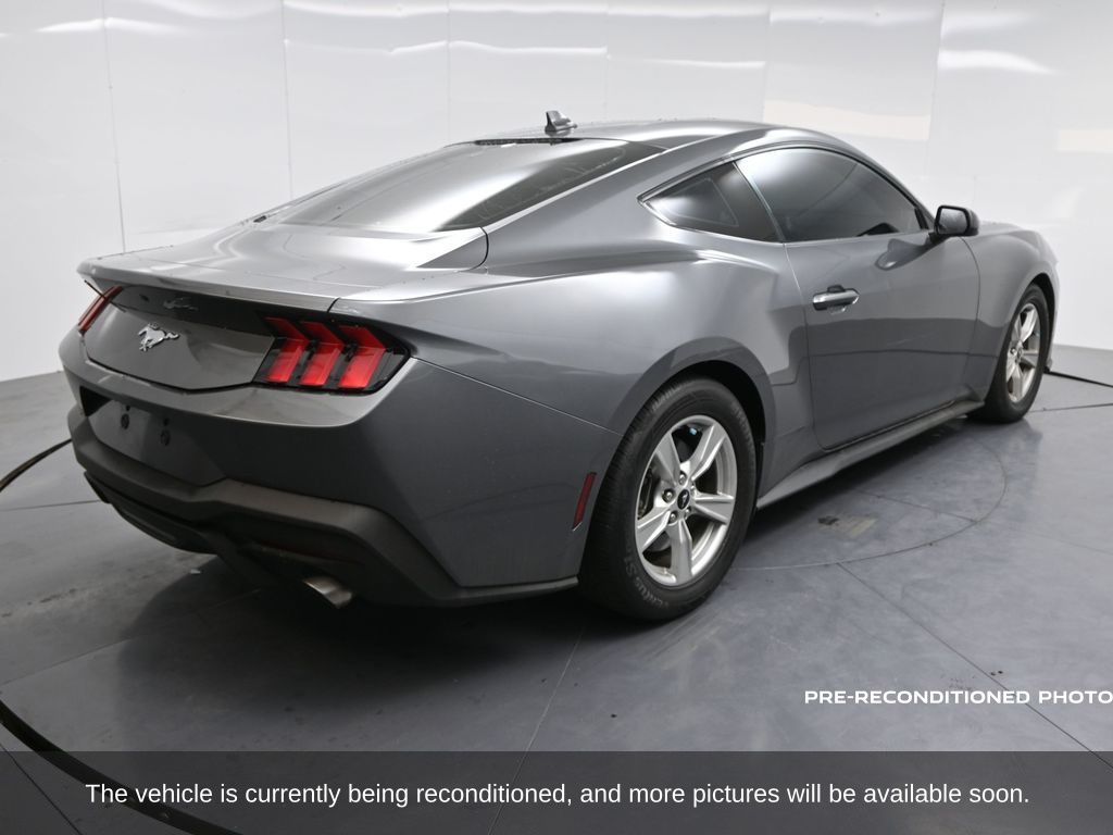 2024 Ford Mustang EcoBoost photo 2