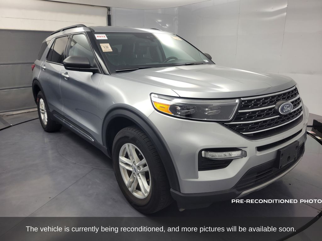 2023 Ford Explorer XLT photo 2