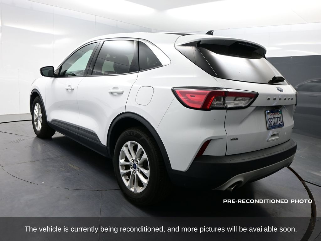 2020 Ford Escape SE photo 4