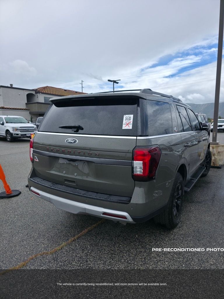 2024 Ford Expedition Timberline photo 3