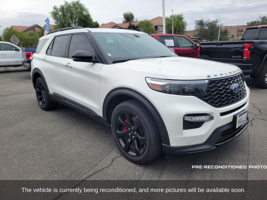 2022 Ford Explorer ST photo 3