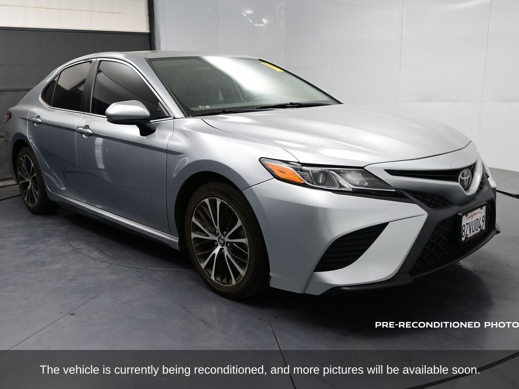 Used 2019 Toyota Camry SE Sedan