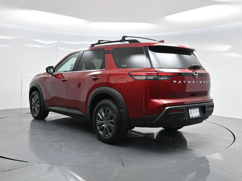 2024 Nissan Pathfinder SV photo 5