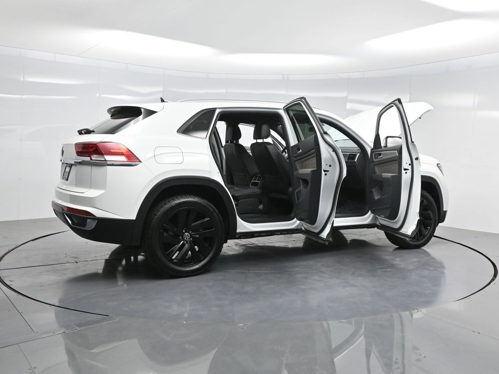 2022 Volkswagen Atlas Cross Sport SE Technology photo 4