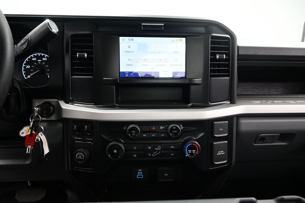 2025 Ford F-350 Super Duty Chassis Cab XL - Photo 29