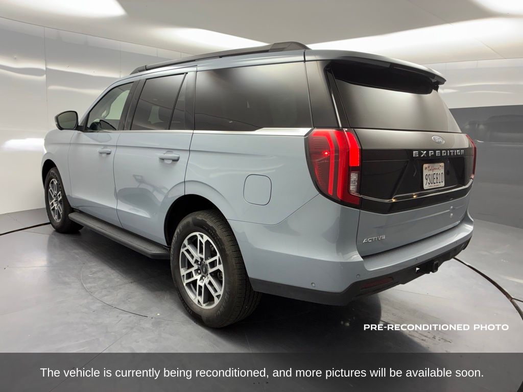 2025 Ford Expedition Active photo 3