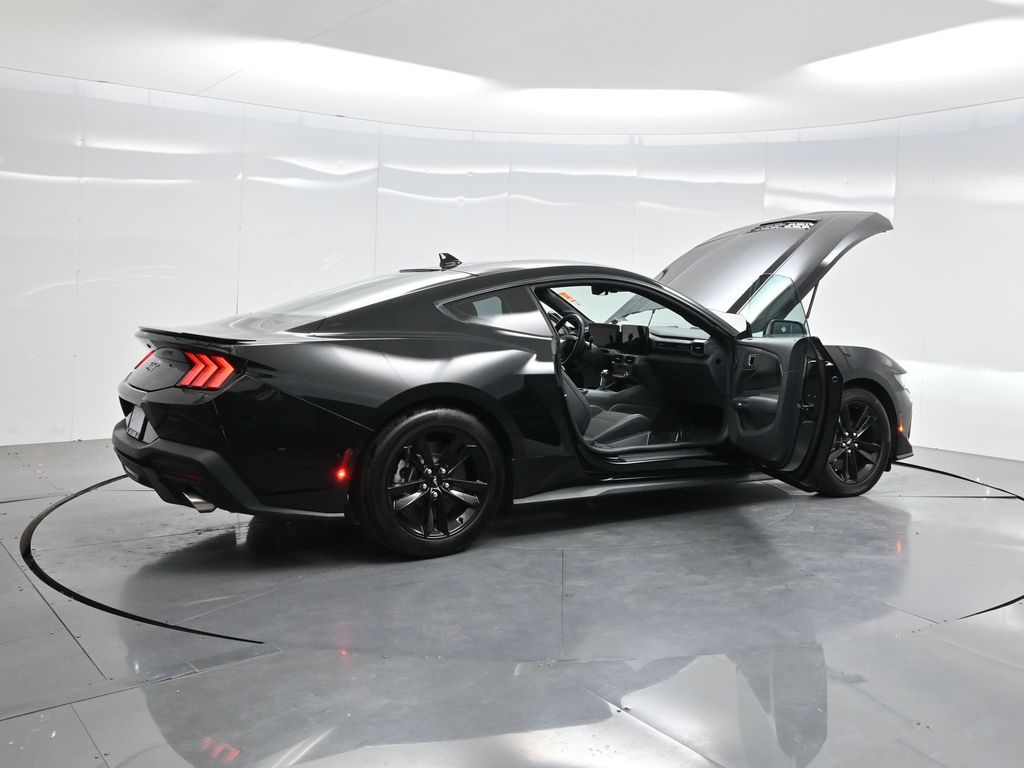 2024 Ford Mustang GT photo 4