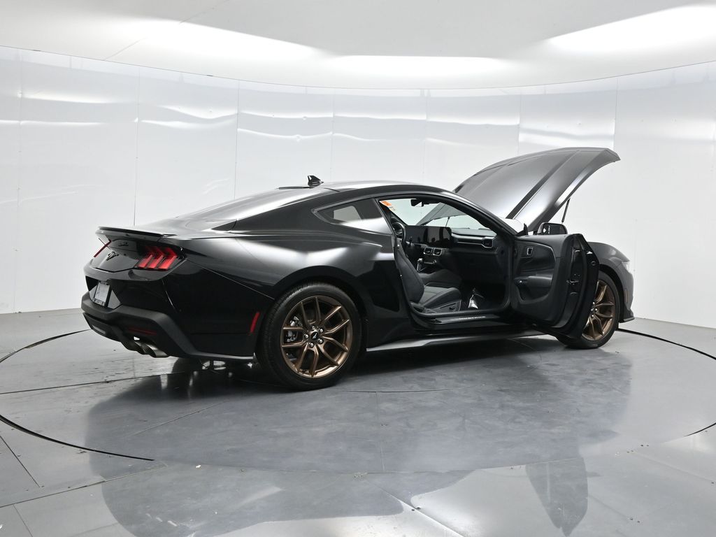 2024 Ford Mustang Ecoboost Premium photo 4