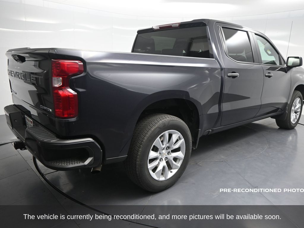 2023 Chevrolet Silverado 1500 Custom photo 2