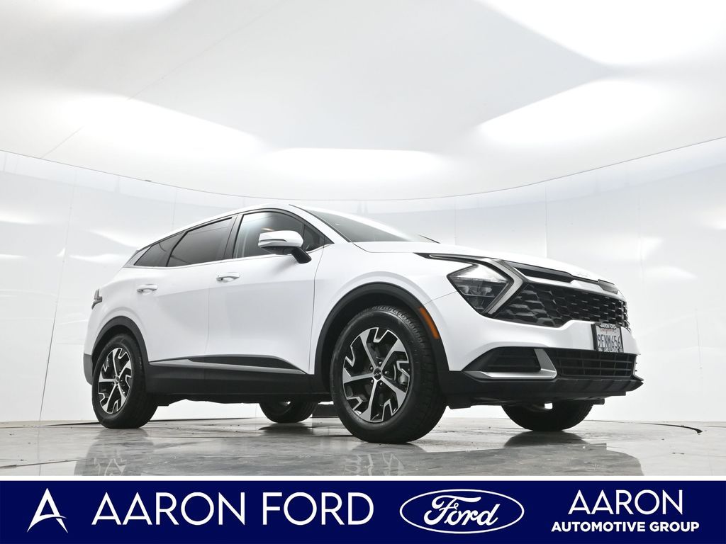 2023 Kia Sportage EX photo 2