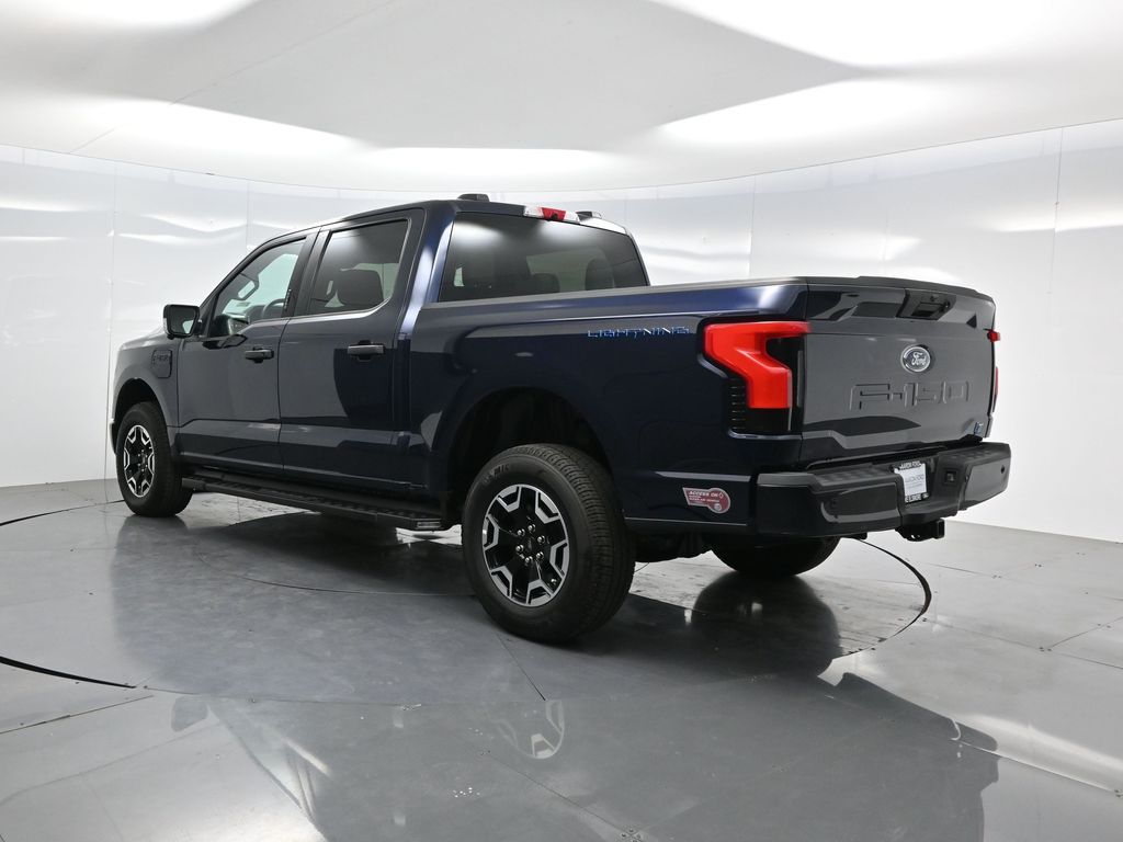 2023 Ford F-150 Lightning XLT photo 5