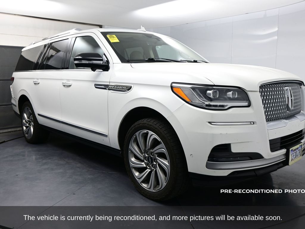 2022 Lincoln Navigator L Reserve photo 2