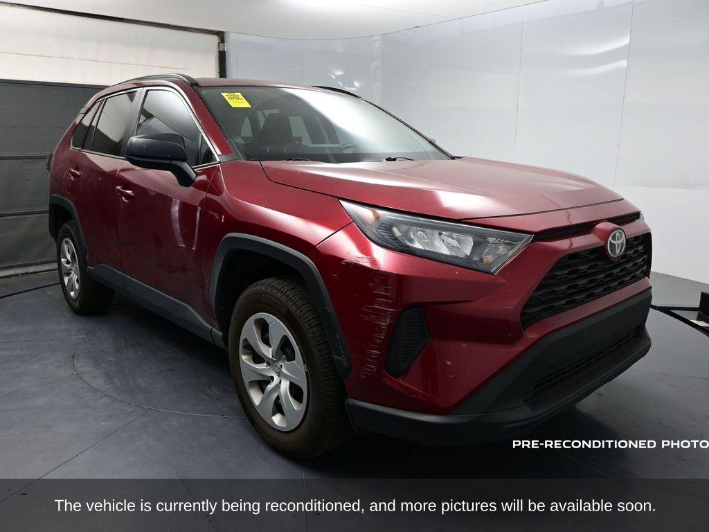 2021 Toyota RAV4 LE photo 2