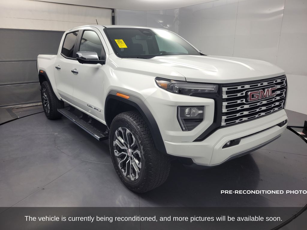 2024 Gmc Canyon Denali photo 2