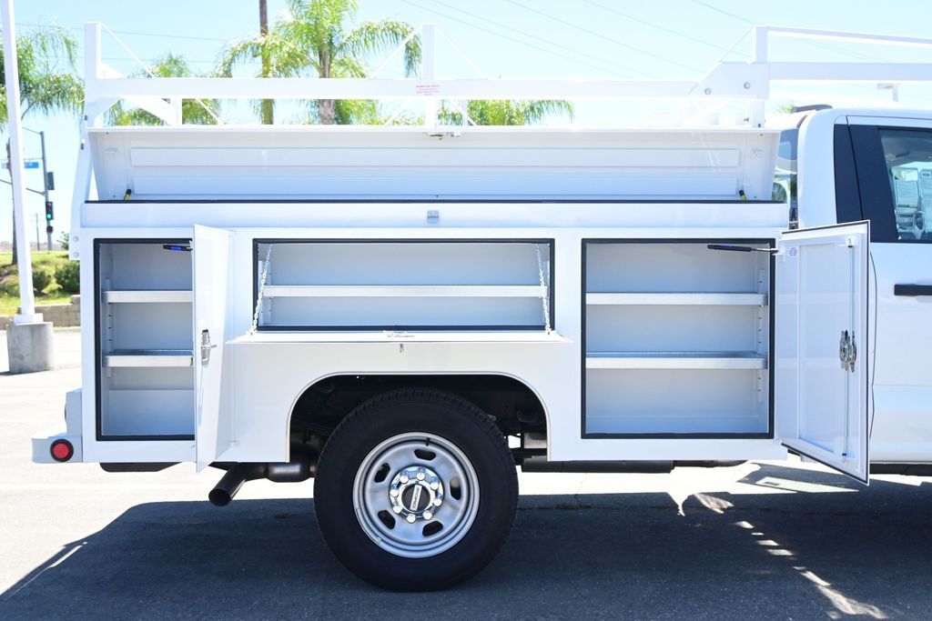 2025 Ford F-350 Super Duty Chassis Cab XL - Photo 13