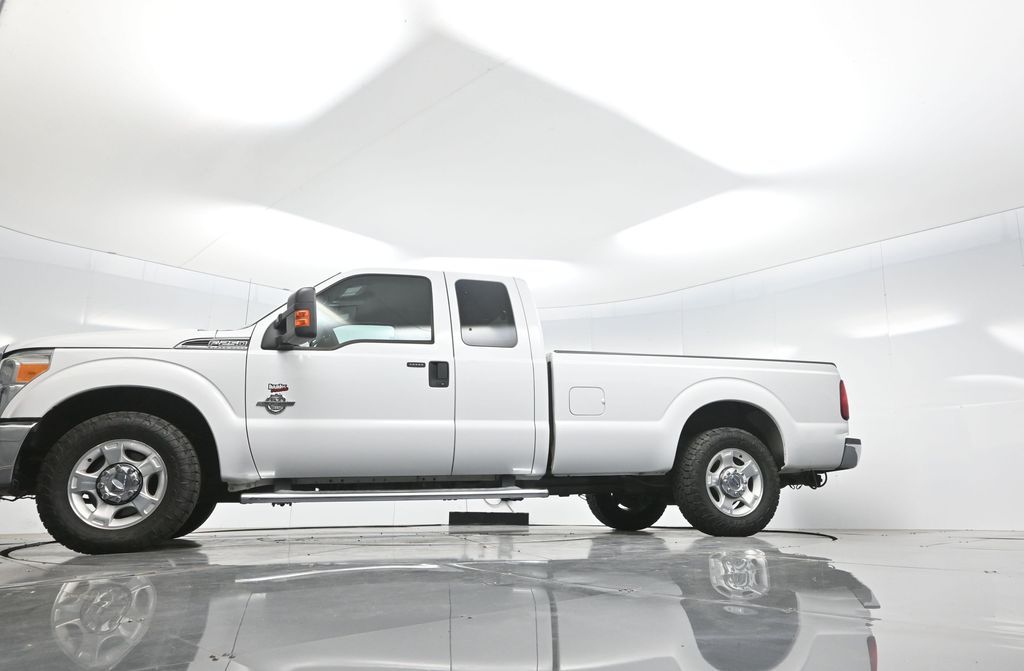2016 Ford F-250SD XLT photo 6