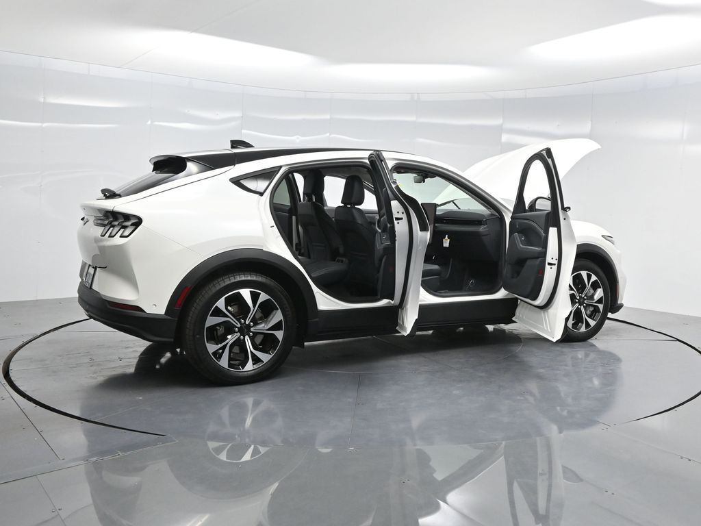 2024 Ford Mustang Mach-E Select photo 4