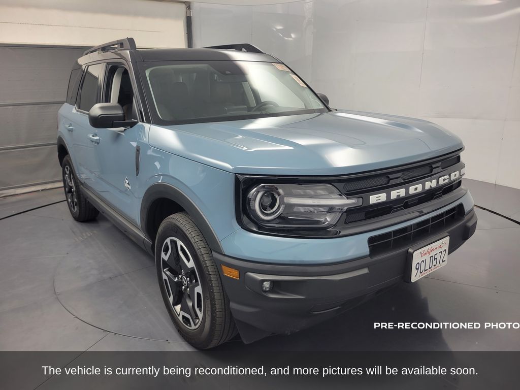 2022 Ford Bronco Sport Outer Banks photo 2