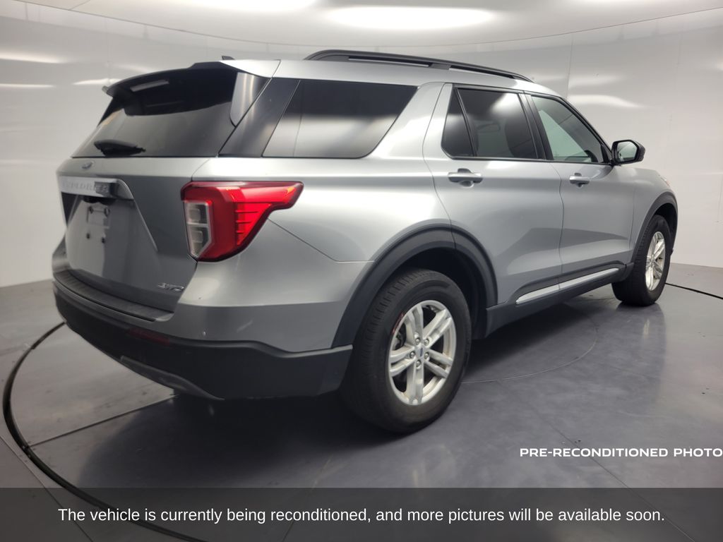 2023 Ford Explorer XLT photo 3